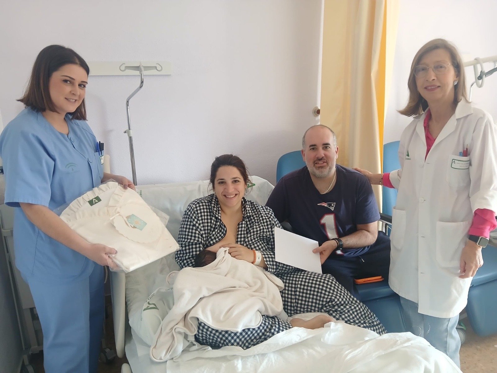 Nueve bebés jiennenses celebran su primer «Día de Andalucía» con un regalo muy especial
