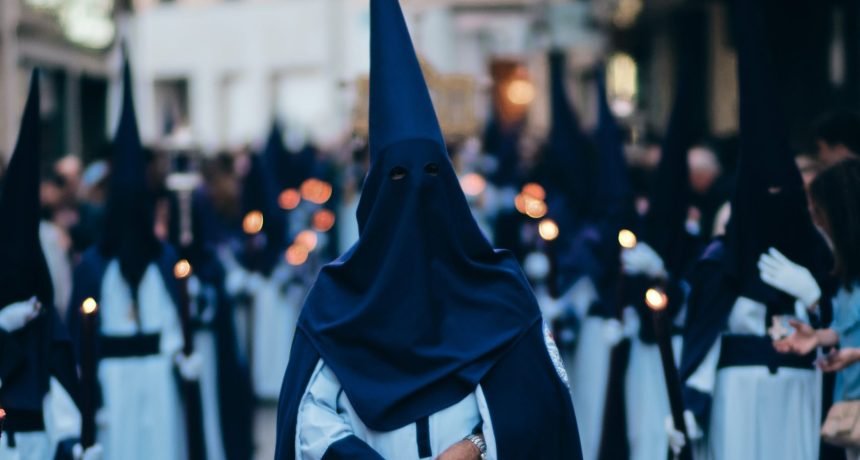 ¿Pirómano o bombero? La gestión de la cera en la Semana Santa de Jaén desata el caos político