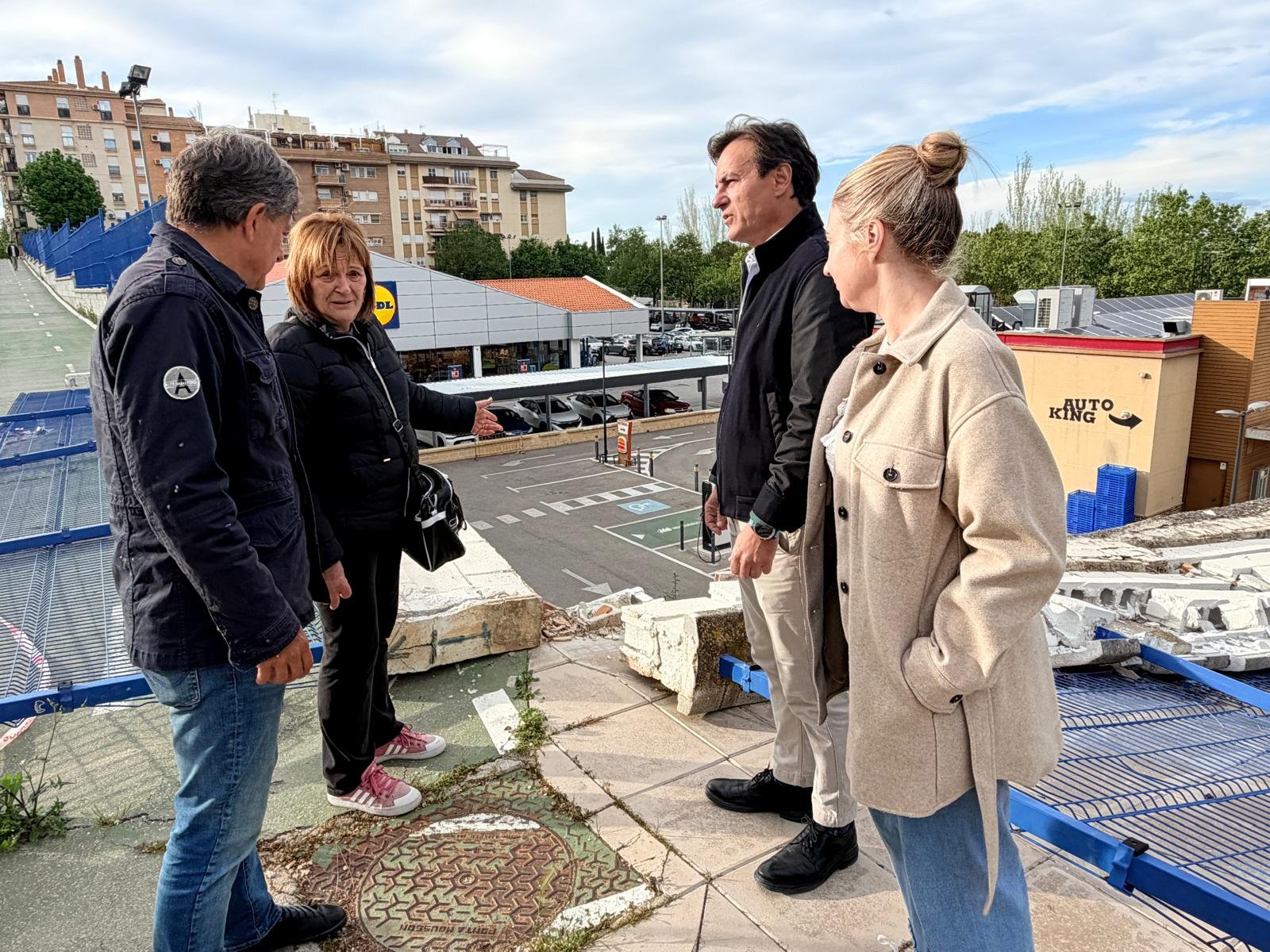 El PP denuncia «peligro real» por un muro derrumbado en Las Fuentezuelas: tres meses de olvido y un precipicio de cinco metros