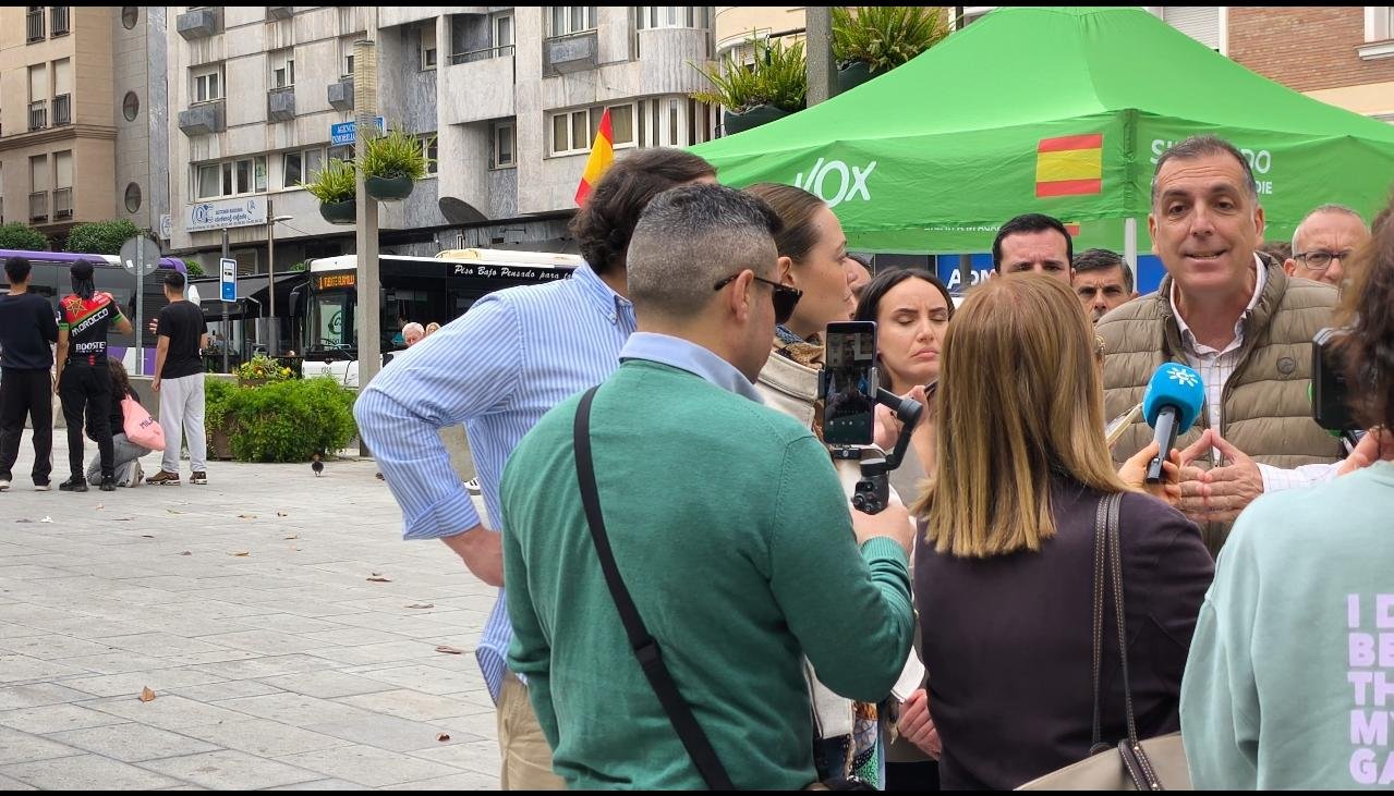 El duro choque entre Samuel Vázquez y el alcalde de Jaén: «¿Con qué cara me llama xenófobo?»