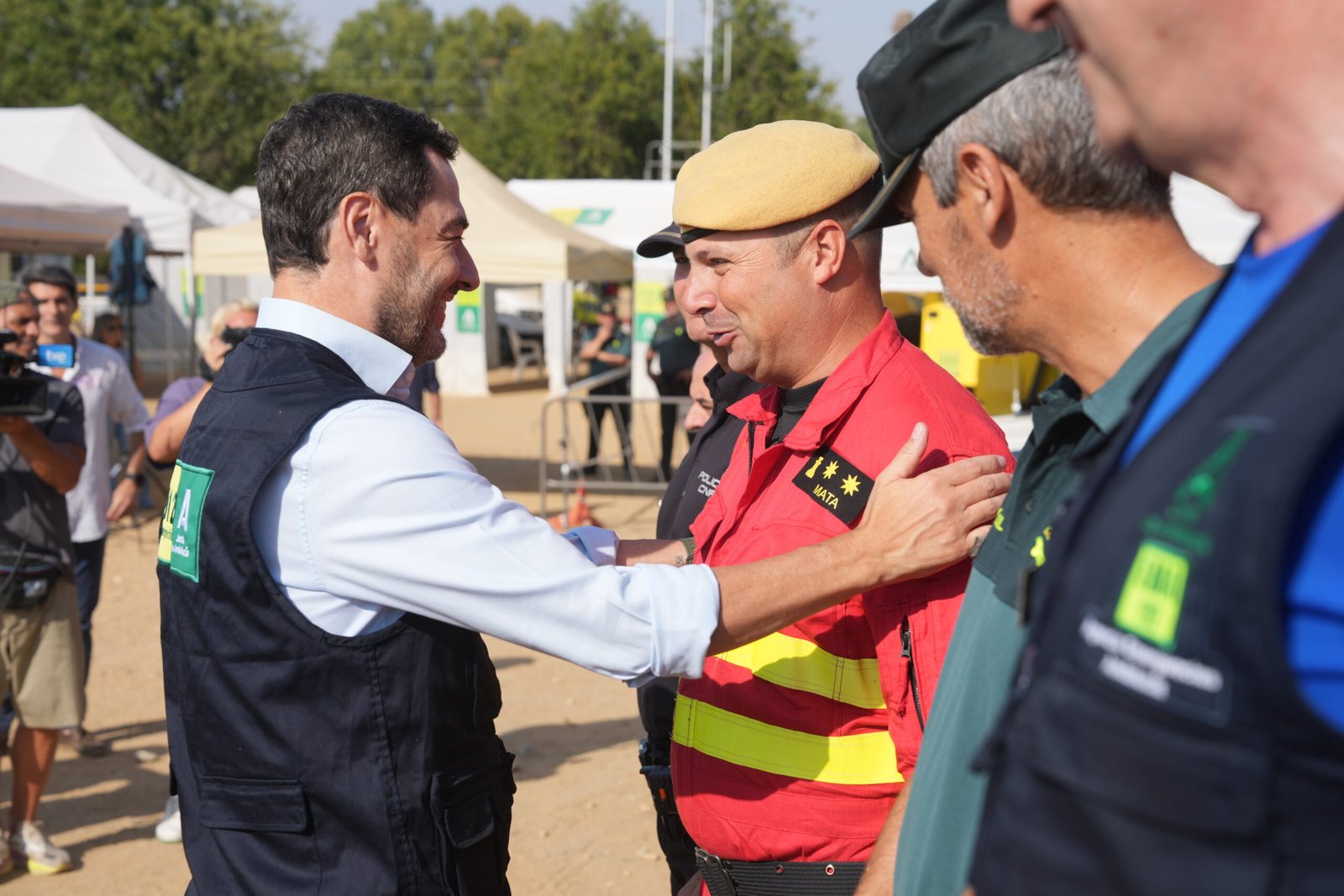 Juanma Moreno anuncia la estabilización del mayor incendio del verano en Andalucía