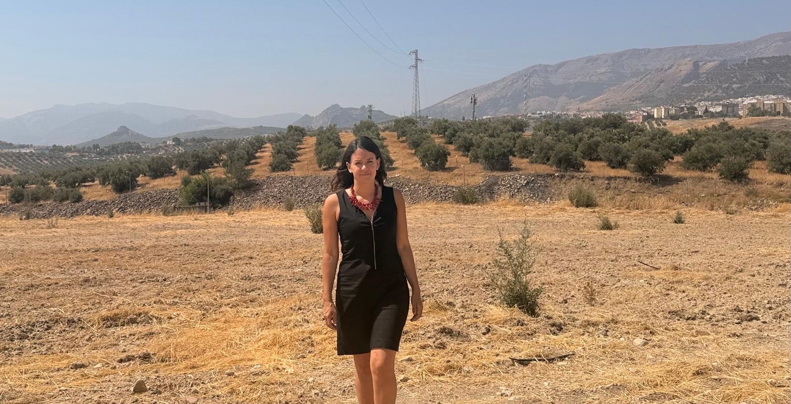 María Segovia acusa a Julio Millán de «jugar con la ilusión» de los jóvenes tras prometer 5.000 viviendas sin construir ninguna en siete años