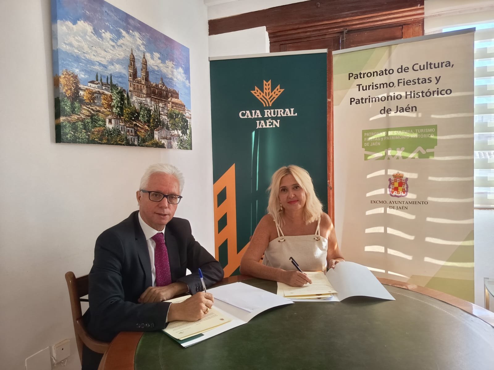 El Festival de Otoño de Jaén sella el respaldo de Caja Rural para su 27ª edición: tres meses del mejor teatro y música